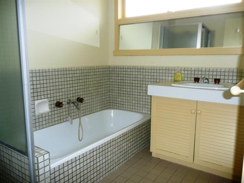 24 Leslie Street, Donvale VIC 3111