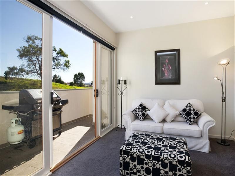 10 Diamond Boulevard, Greensborough VIC 3088