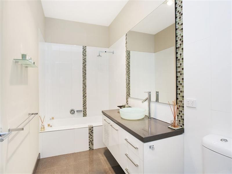 10 Diamond Boulevard, Greensborough VIC 3088