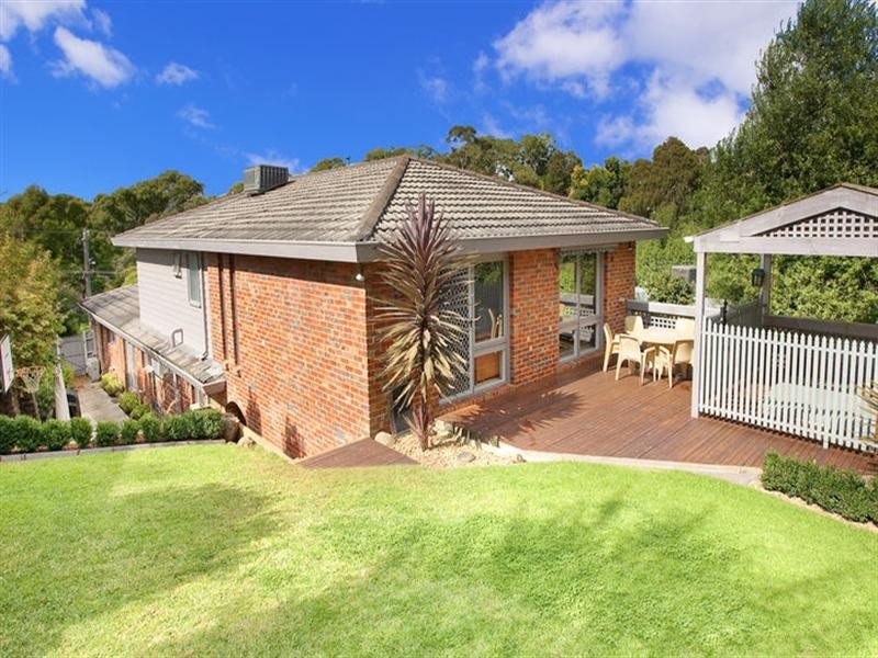 43 Dellfield Drive, Templestowe Lower VIC 3107