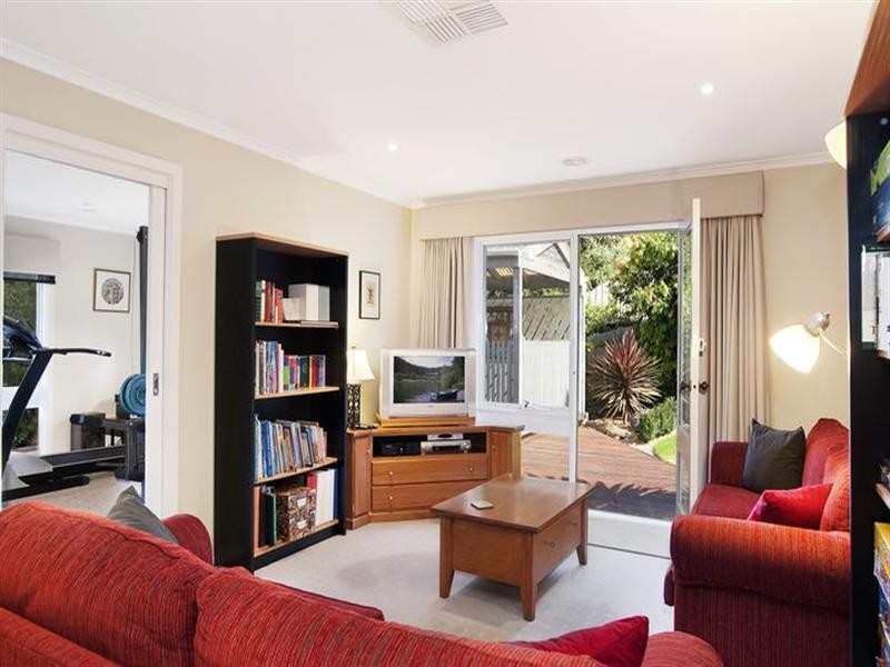 43 Dellfield Drive, Templestowe Lower VIC 3107