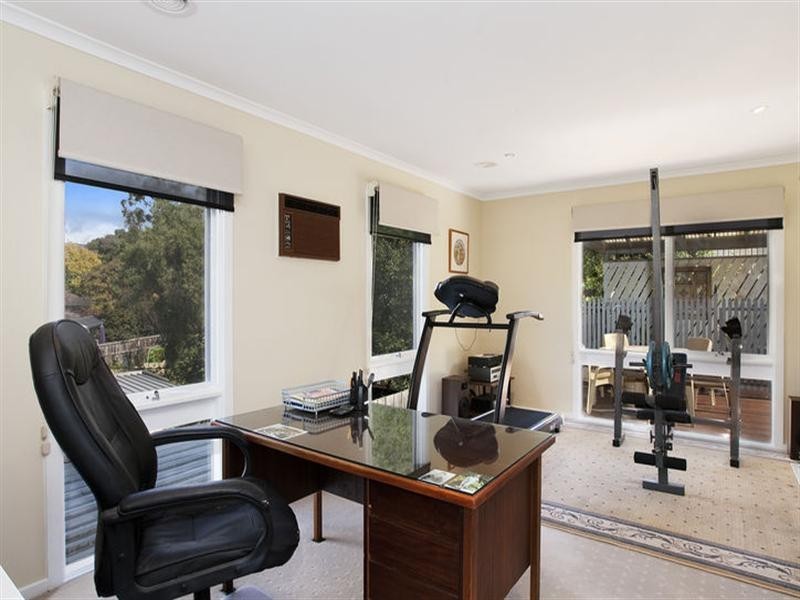 43 Dellfield Drive, Templestowe Lower VIC 3107