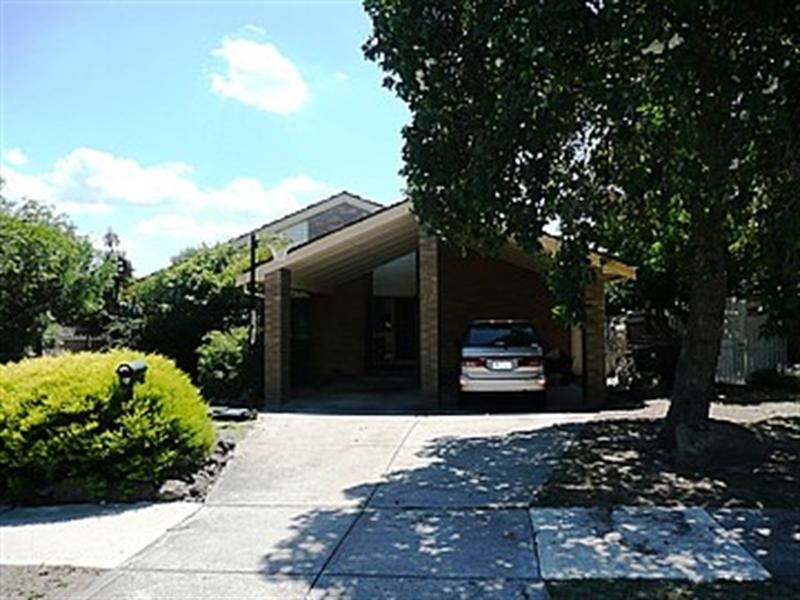 17 Inglewood Close, Doncaster East VIC 3109