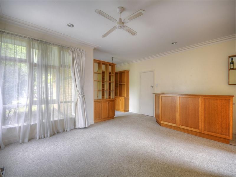 11 Dickson Crescent, Ringwood North VIC 3134