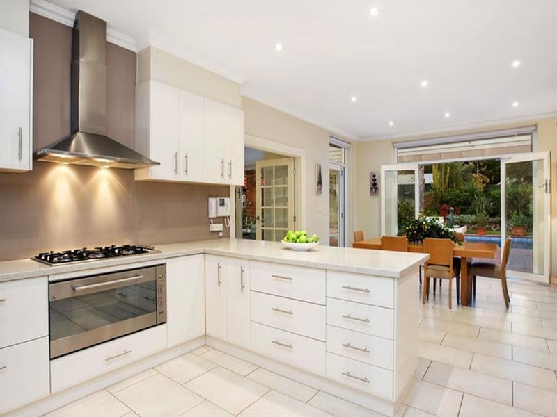 13 Rasmussen Drive, Templestowe VIC 3106