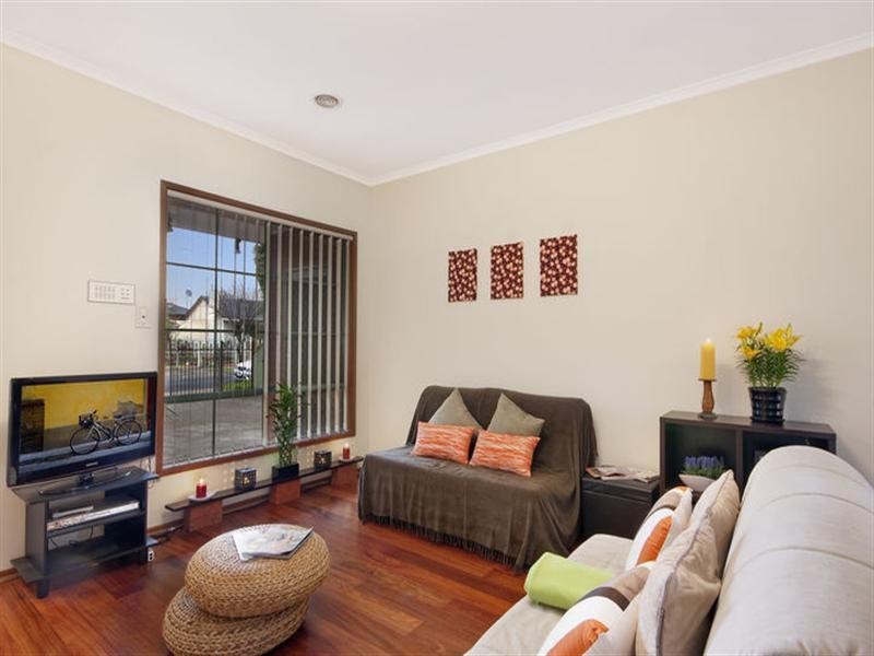 18 Holly Street, Preston VIC 3072