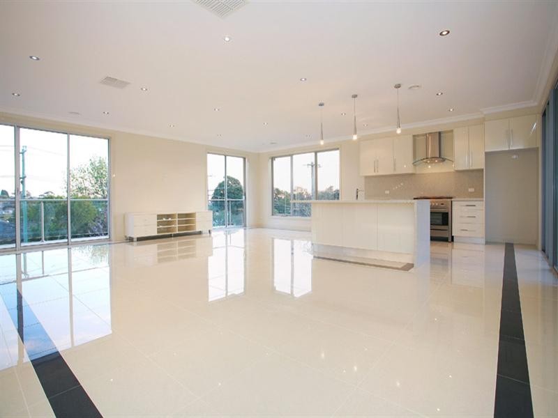 11 Pinnacle Crescent, Bulleen VIC 3105