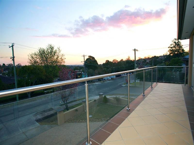 11 Pinnacle Crescent, Bulleen VIC 3105