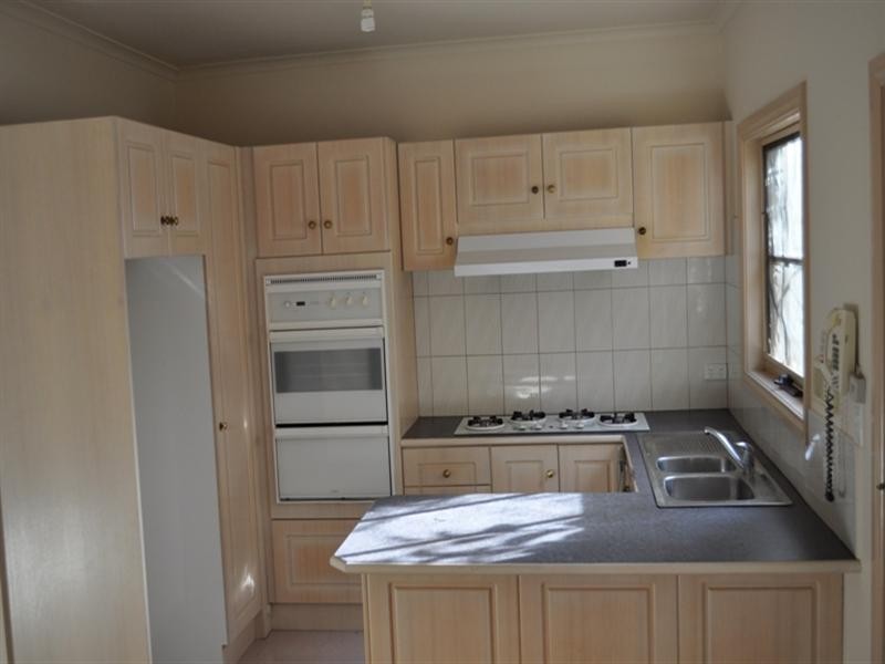 1/7 Firth Street, Doncaster VIC 3108