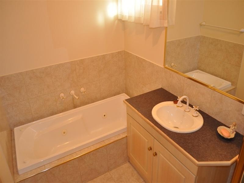 1/7 Firth Street, Doncaster VIC 3108