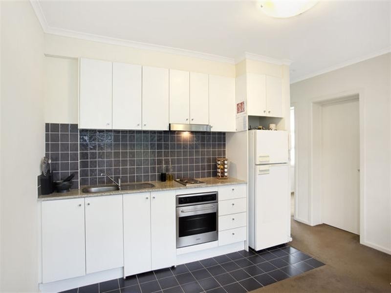 10/27 The Grove, Coburg VIC 3058