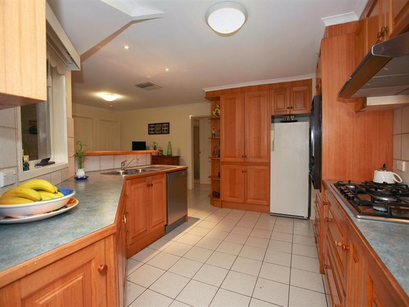 6 Regina Terrace, Doncaster East VIC 3109