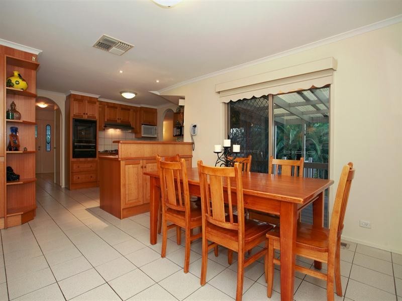 6 Regina Terrace, Doncaster East VIC 3109