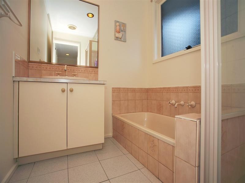 6 Regina Terrace, Doncaster East VIC 3109