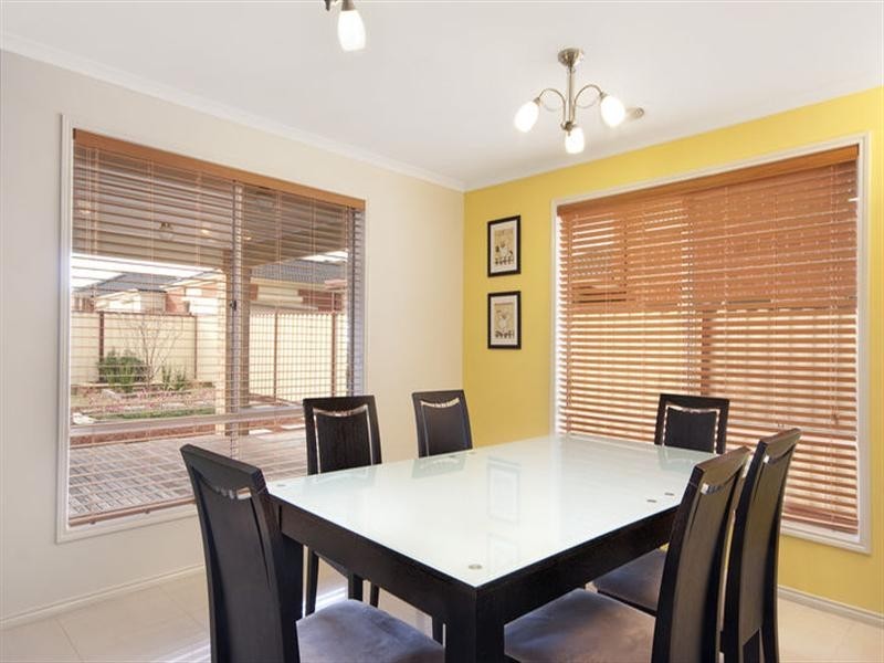 17 Kimberley Road, Cairnlea VIC 3023