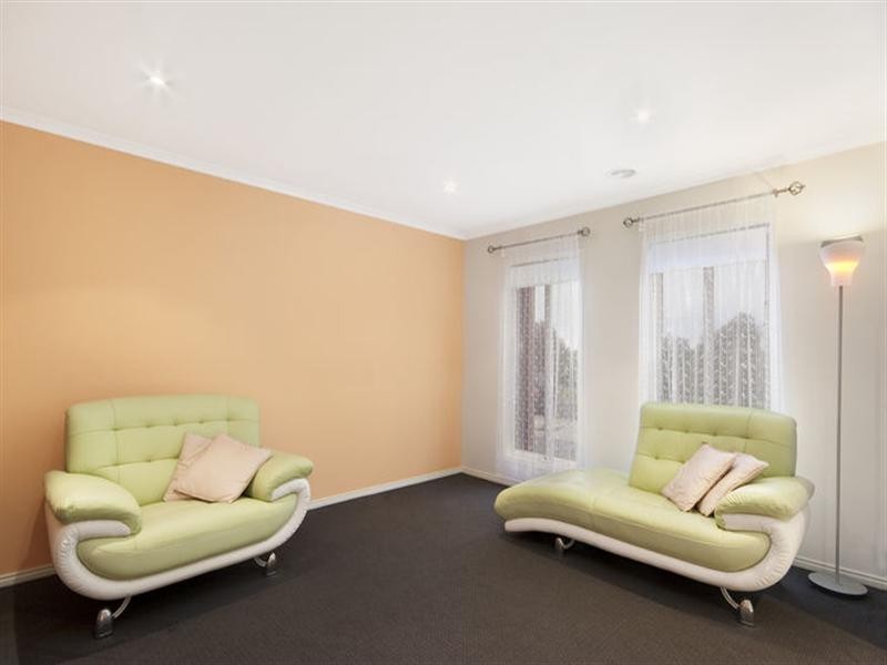 17 Kimberley Road, Cairnlea VIC 3023