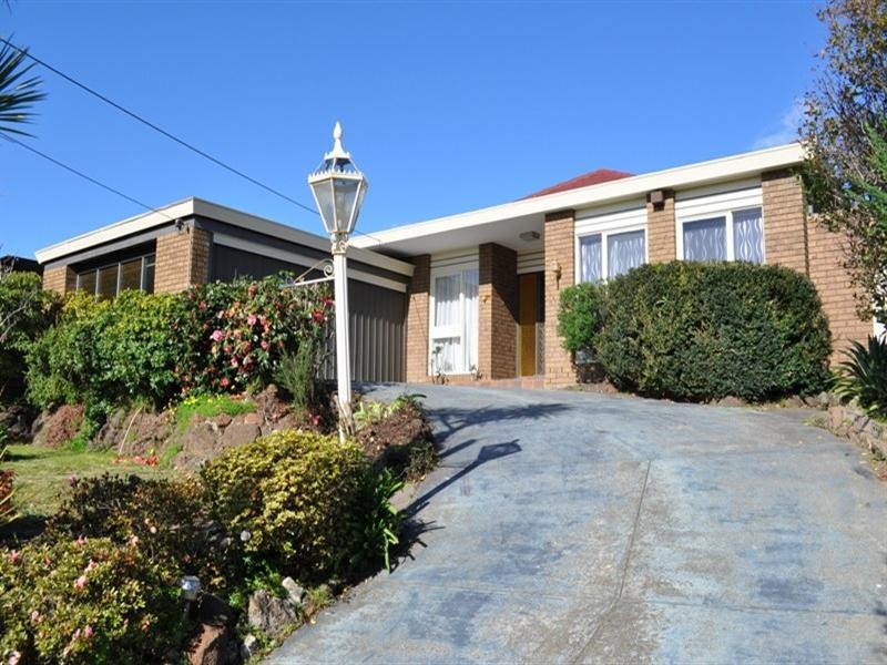 6 Viscount Drive, Doncaster VIC 3108