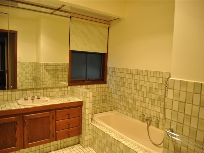 305 George Street, Doncaster VIC 3108