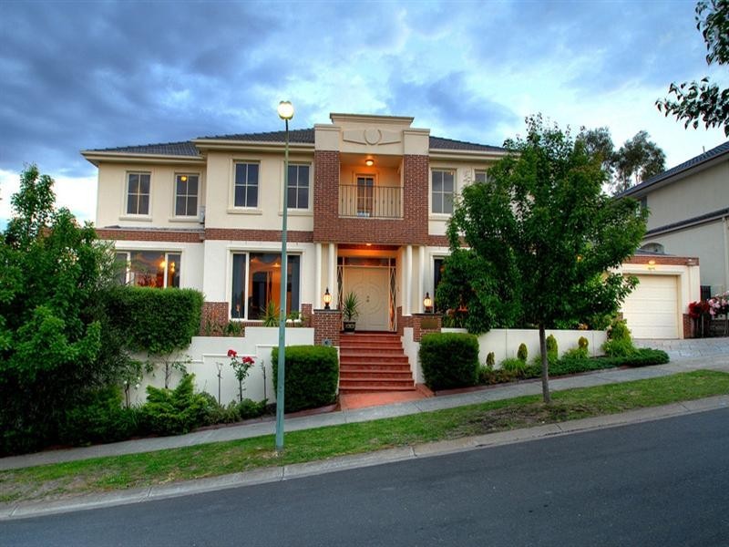 1 Deloraine Close, Doncaster East VIC 3109