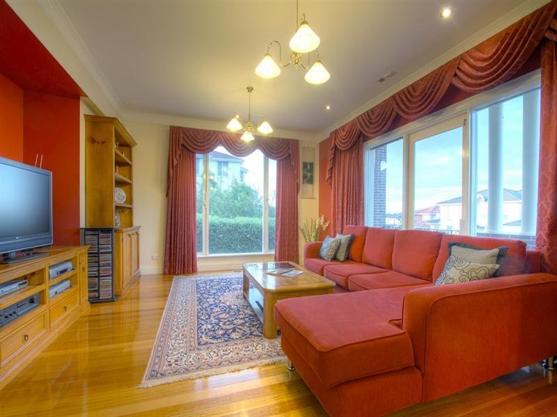 1 Deloraine Close, Doncaster East VIC 3109