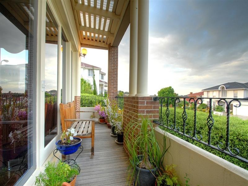 1 Deloraine Close, Doncaster East VIC 3109