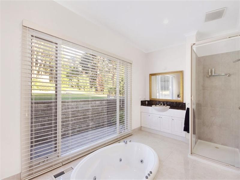 10 Oakland Drive, Warrandyte VIC 3113