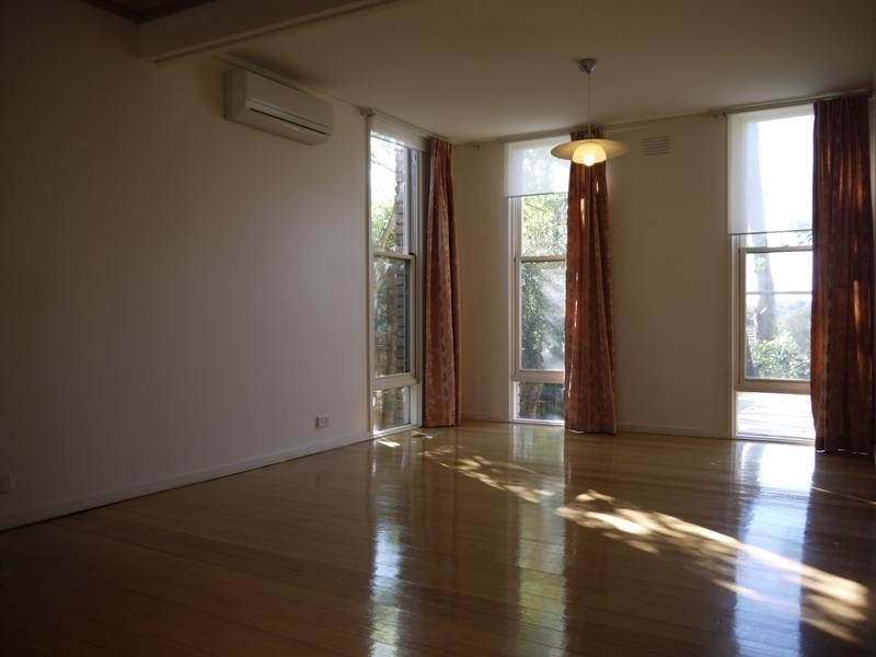 13 Viscount Drive, Doncaster VIC 3108