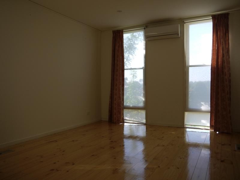 13 Viscount Drive, Doncaster VIC 3108