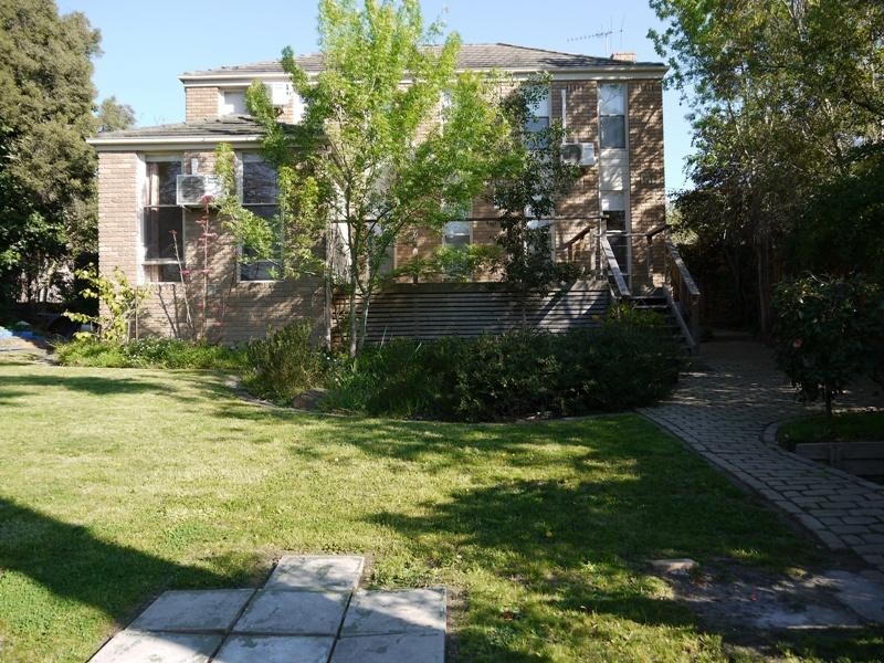 13 Viscount Drive, Doncaster VIC 3108