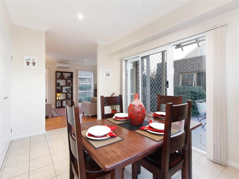 2/21 Daventry Street, Reservoir VIC 3073