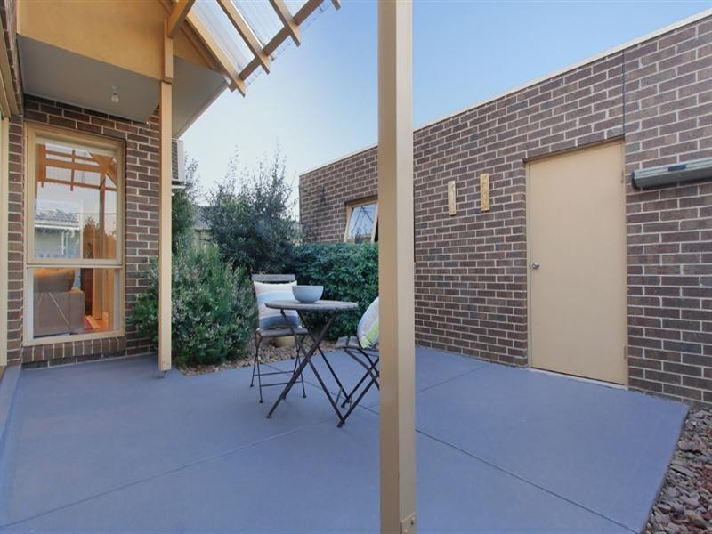 2/21 Daventry Street, Reservoir VIC 3073