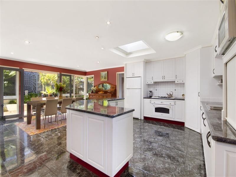 22 Waratah Drive, Templestowe Lower VIC 3107