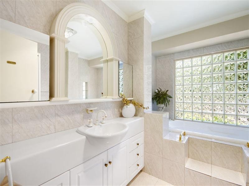 22 Waratah Drive, Templestowe Lower VIC 3107