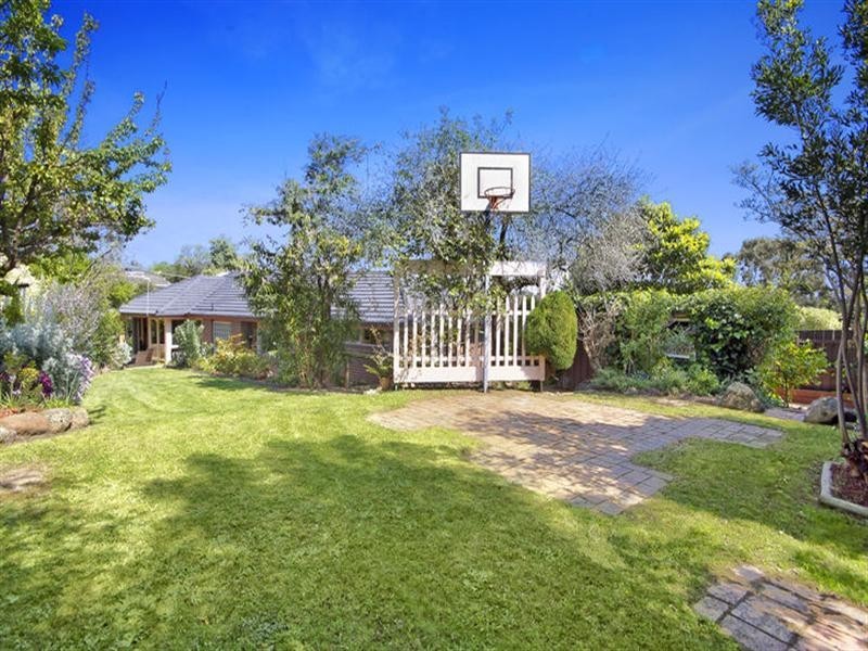 22 Waratah Drive, Templestowe Lower VIC 3107
