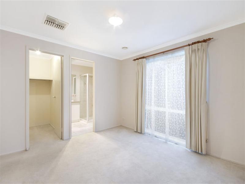 2/27 Hakea Street, Templestowe VIC 3106