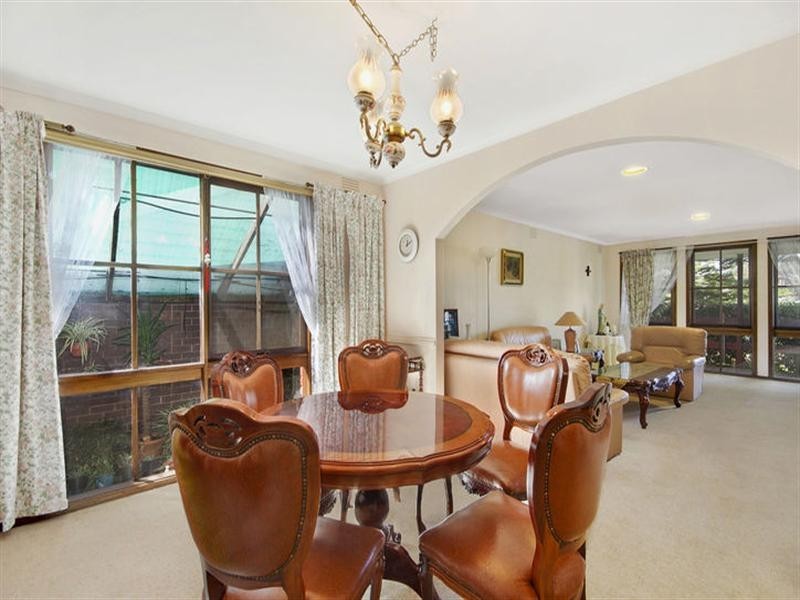 35 Koolkuna Avenue, Doncaster VIC 3108