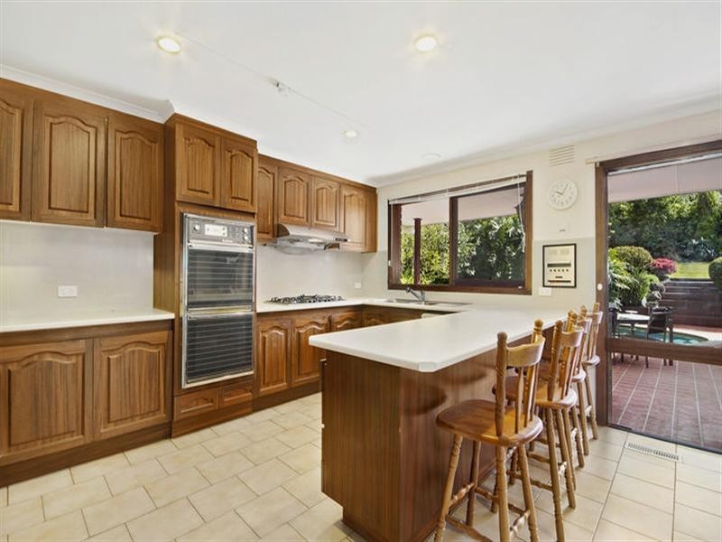 35 Koolkuna Avenue, Doncaster VIC 3108