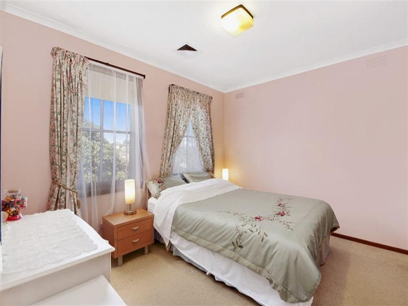 35 Koolkuna Avenue, Doncaster VIC 3108