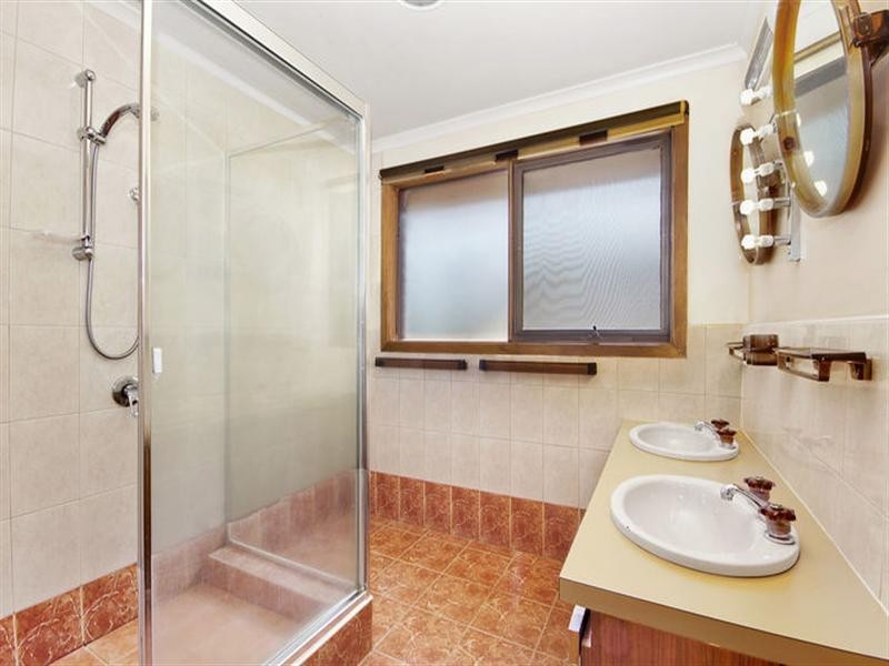 35 Koolkuna Avenue, Doncaster VIC 3108