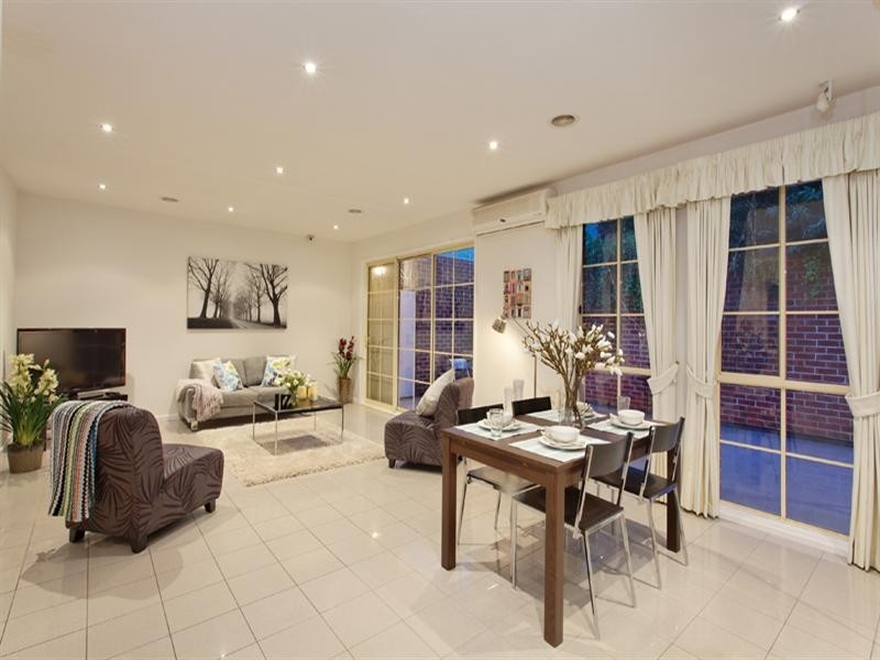 2/119A Surrey Road, Blackburn VIC 3130