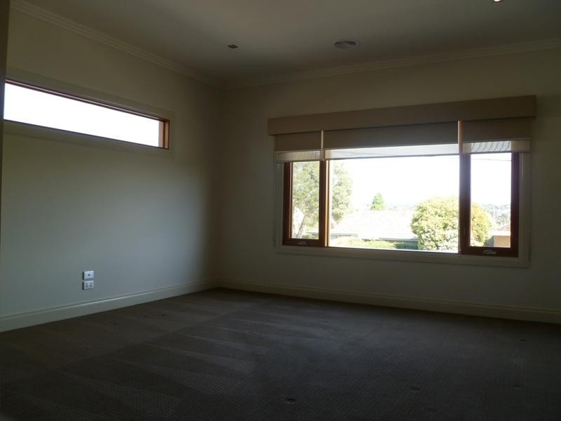 13 Hillingdon Crescent, Doncaster VIC 3108