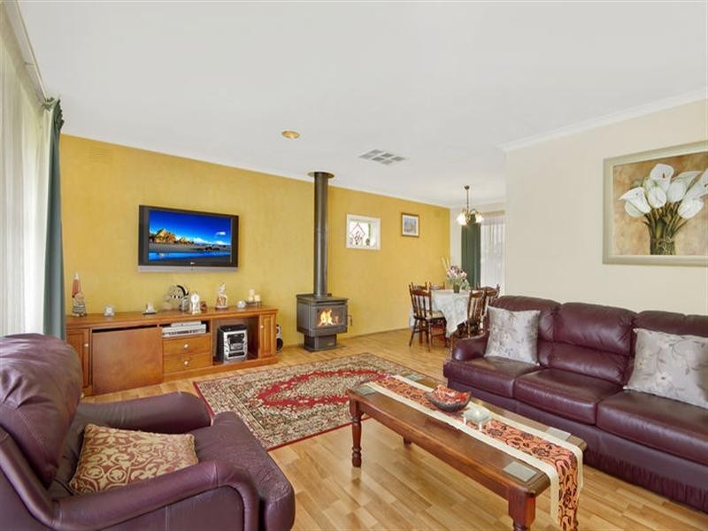 16 Newmans Road, Templestowe VIC 3106