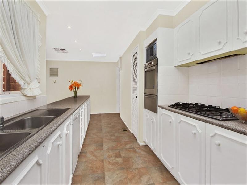 16 Newmans Road, Templestowe VIC 3106