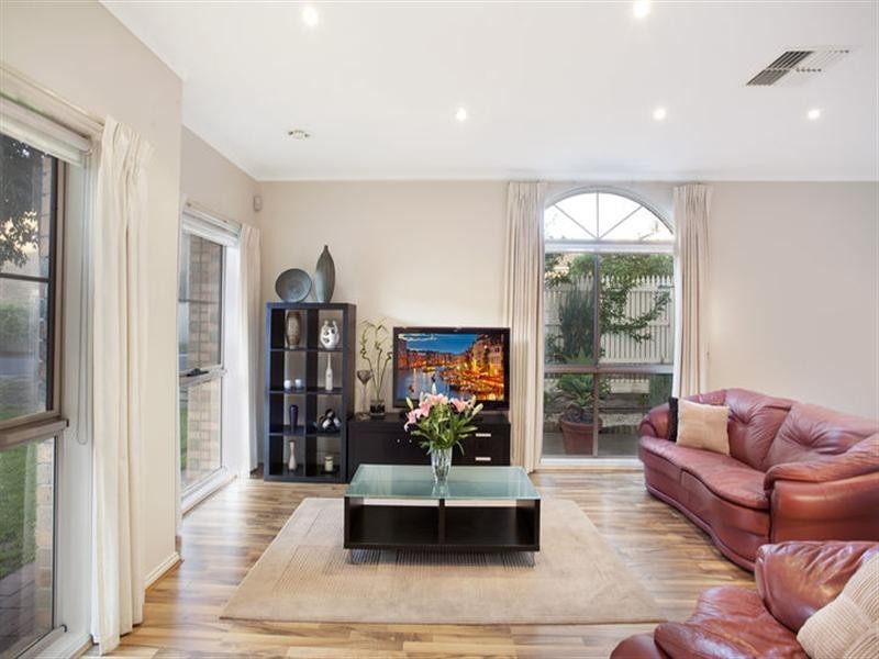 11 Sunrise Crescent, Templestowe Lower VIC 3107