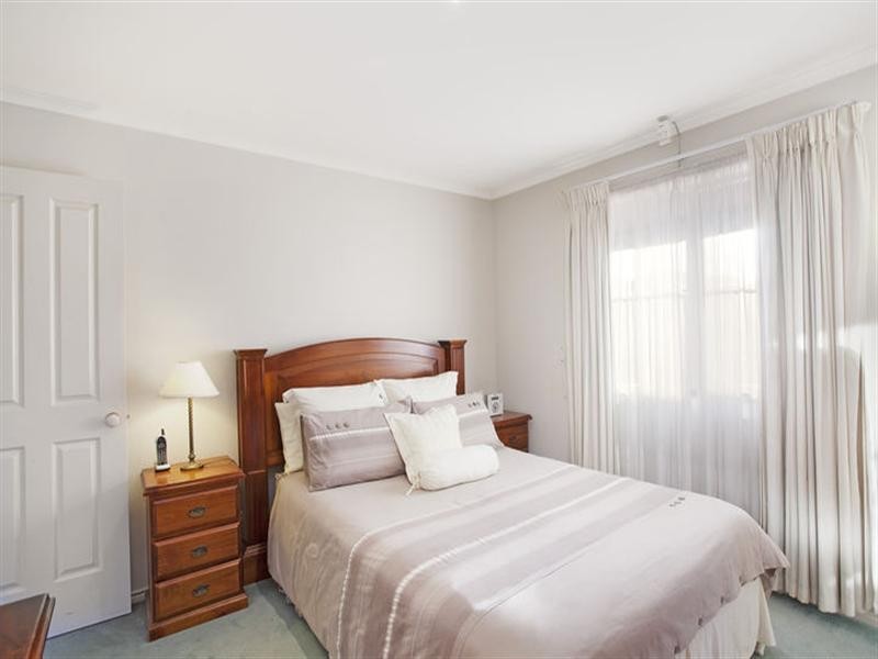 11 Sunrise Crescent, Templestowe Lower VIC 3107