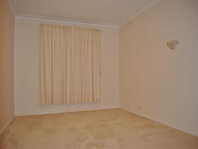 8 Woodstock Court, Doncaster East VIC 3109