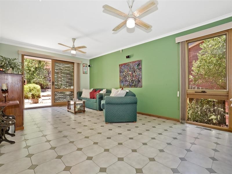 48 Parry Road, Eltham North VIC 3095