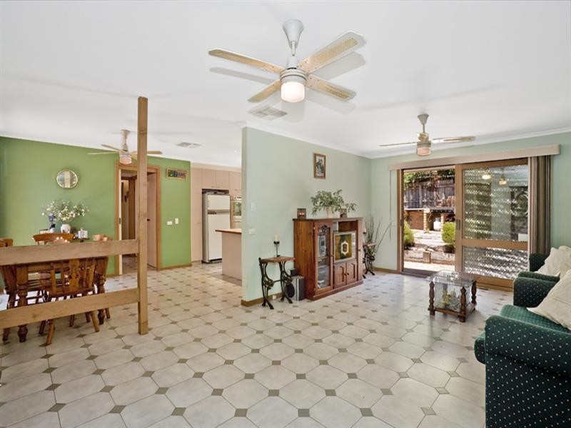 48 Parry Road, Eltham North VIC 3095