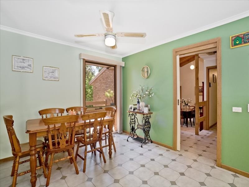 48 Parry Road, Eltham North VIC 3095