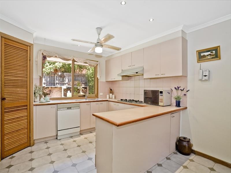 48 Parry Road, Eltham North VIC 3095